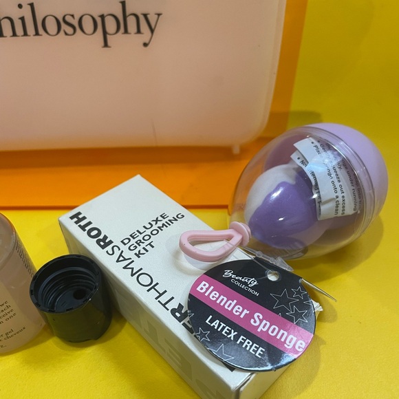 Philosophy Silicone Toiletry Pouch Goodie Bundle (5 items) - Picture 4 of 8